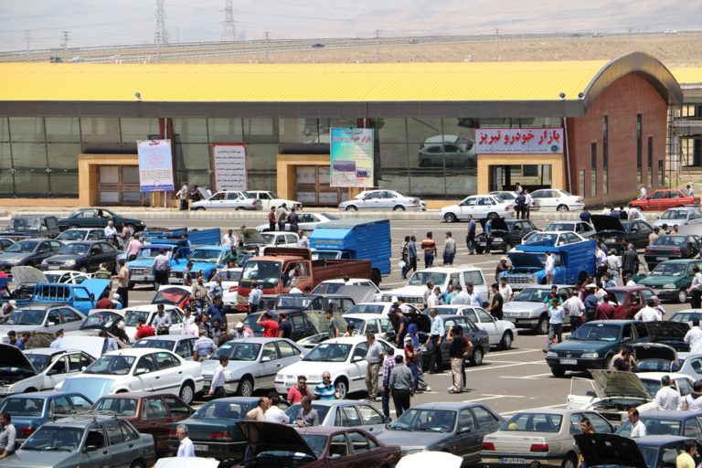 نماینده مجلس ریزش دلار خودرو گران