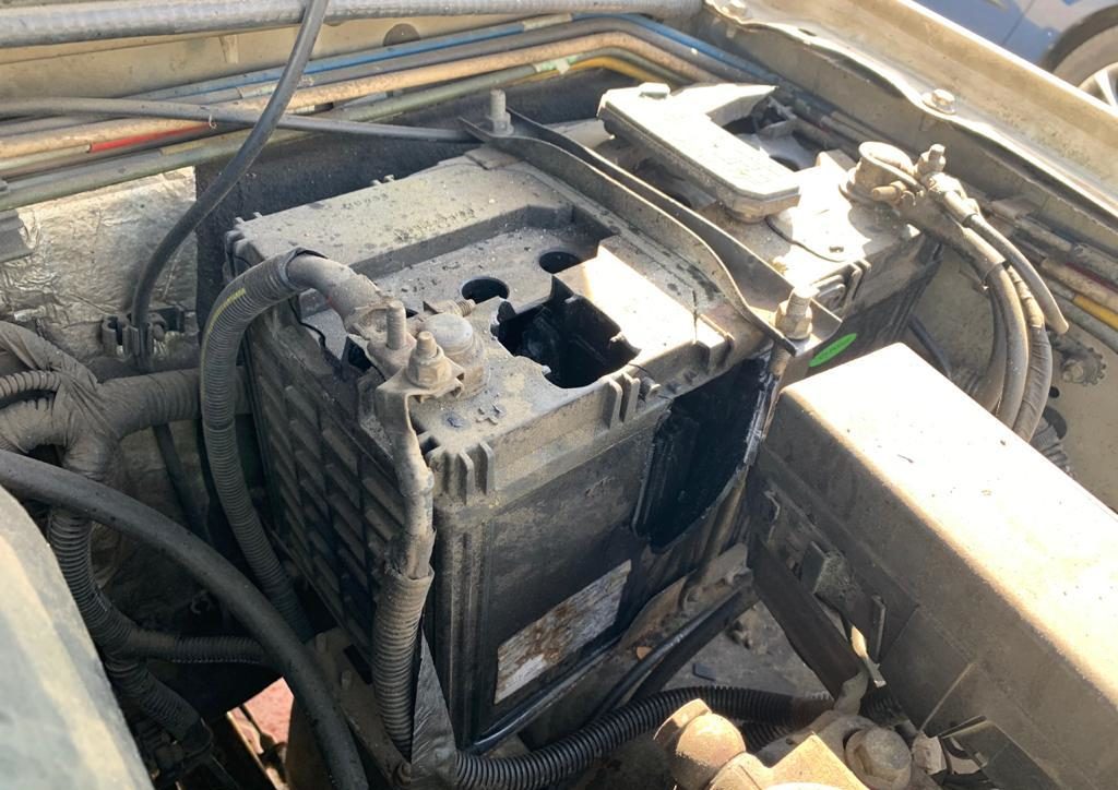 ترکیدن باتری ماشین