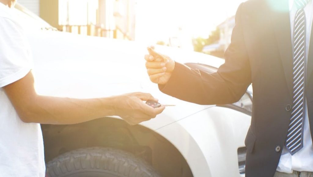 ۹ ترفند فروشنده‌های خودرو که باید حواستان به آنها باشد وبلاگ کارنامه