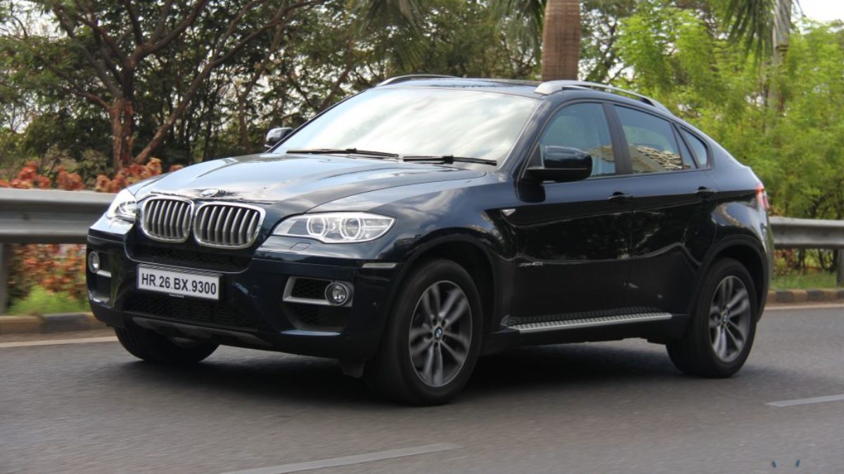 ماشین مهران مدیری