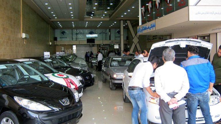 کاهش قیمت خودروها پایان دی‌ماه ۱۴۰۱