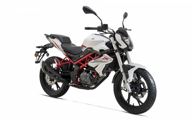 بهترین موتورسیکلت بازار در بازه قیمتی ۱۰۰ تا ۲۰۰ میلیون تومان - بنلی 150 نیوفیس