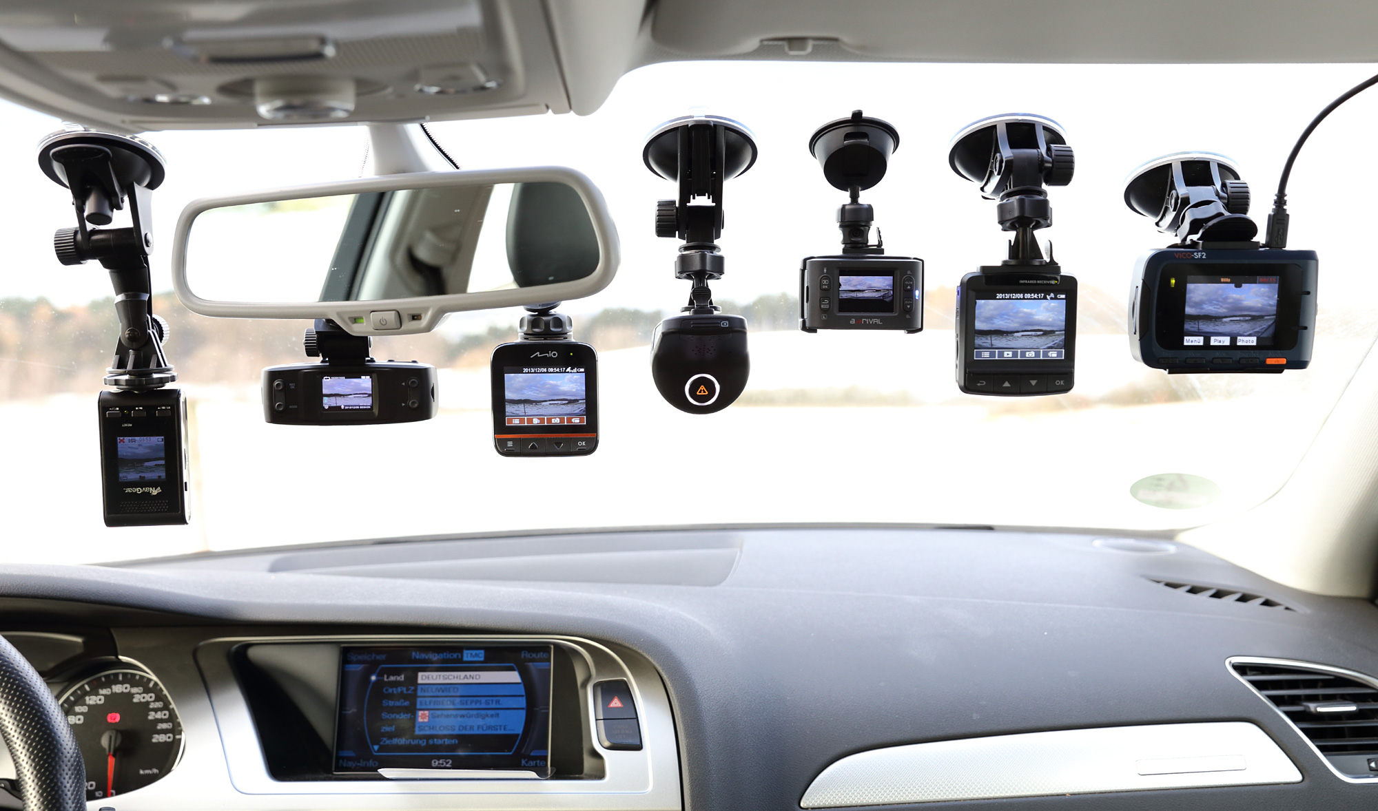 انواع دوربین ثبت وقایع خودرو