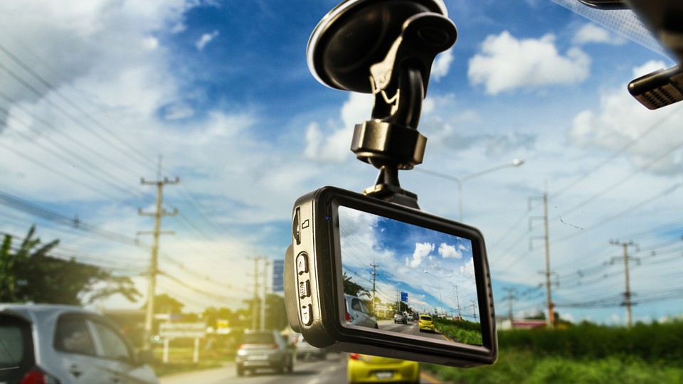 دوربین ثبت وقایع خودرو با قابلیت تشخیص تصاویر