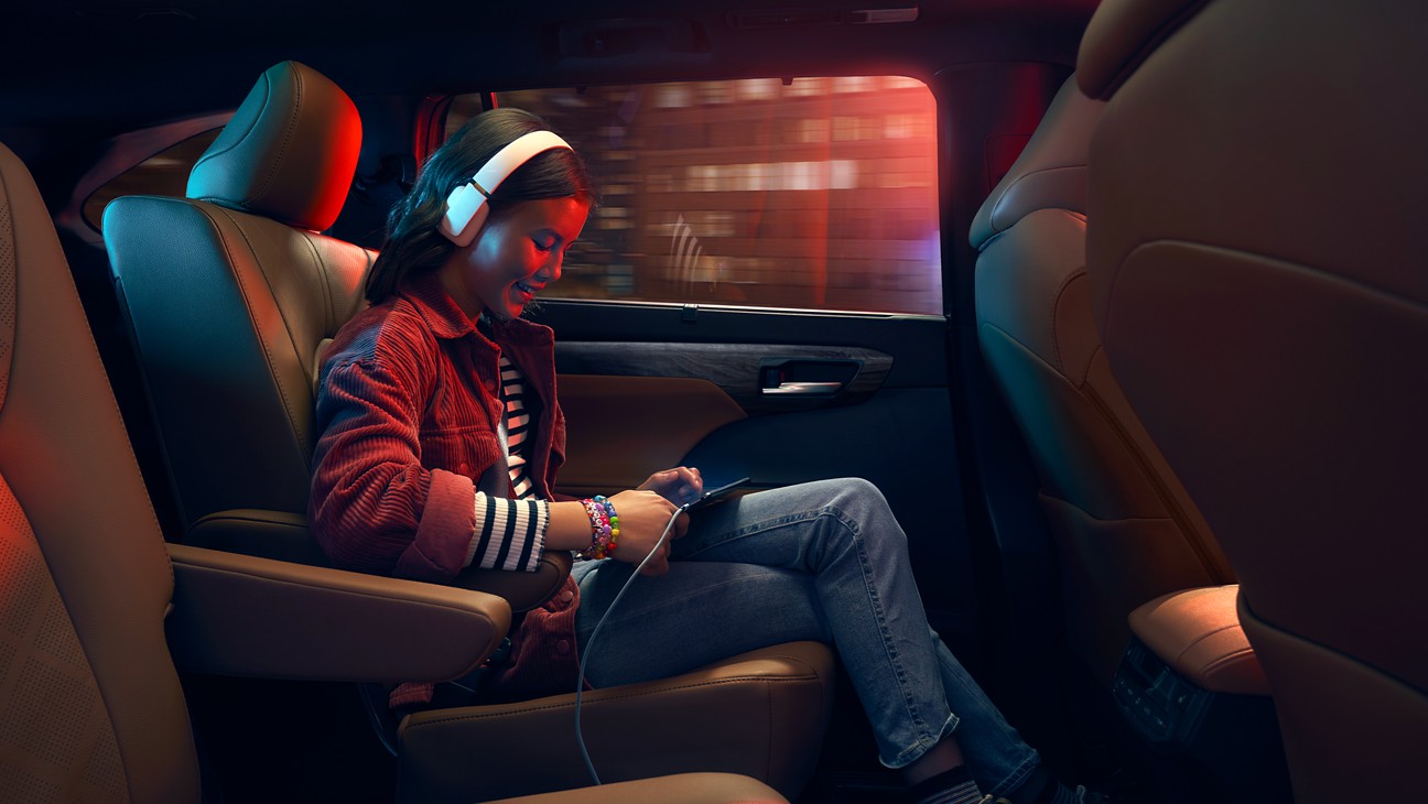 آپشنهای رفاهی تویوتا هایلندر وارداتی برساوش