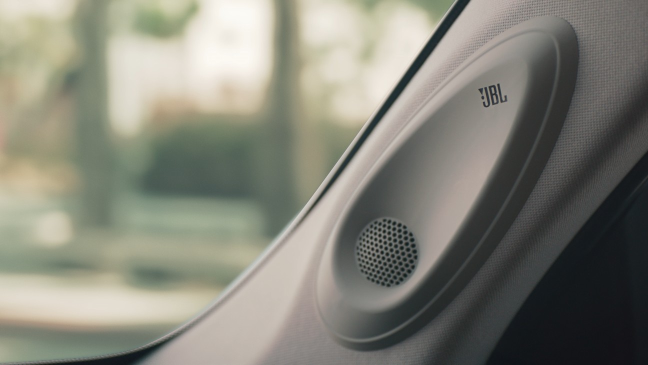 سیستم صوتی تویوتا هایلندر وارداتی برساوش