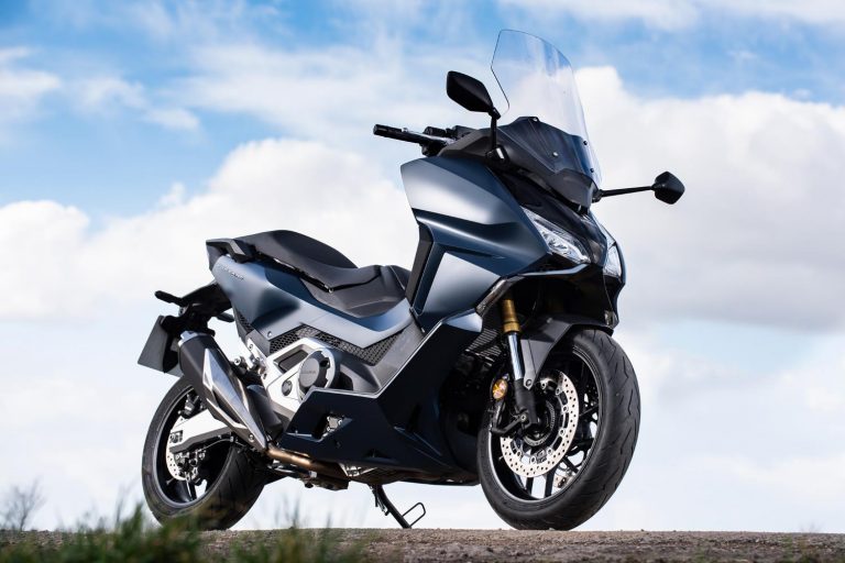 بررسی موتورسیکلت Honda Forza