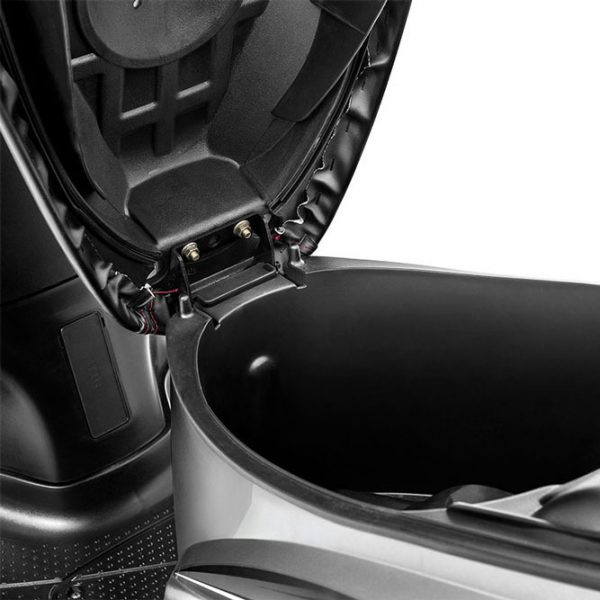 فضای ذخیره سازی موتورسیکلت گلکسی SYM SR200
