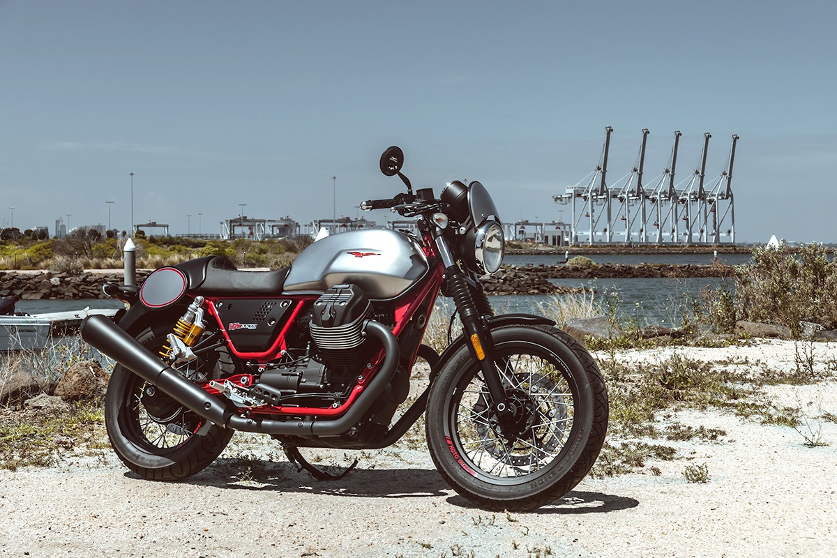 موتو گوتزی وی ۷ ریسر (Moto Guzzi V7 Racer III MY20)