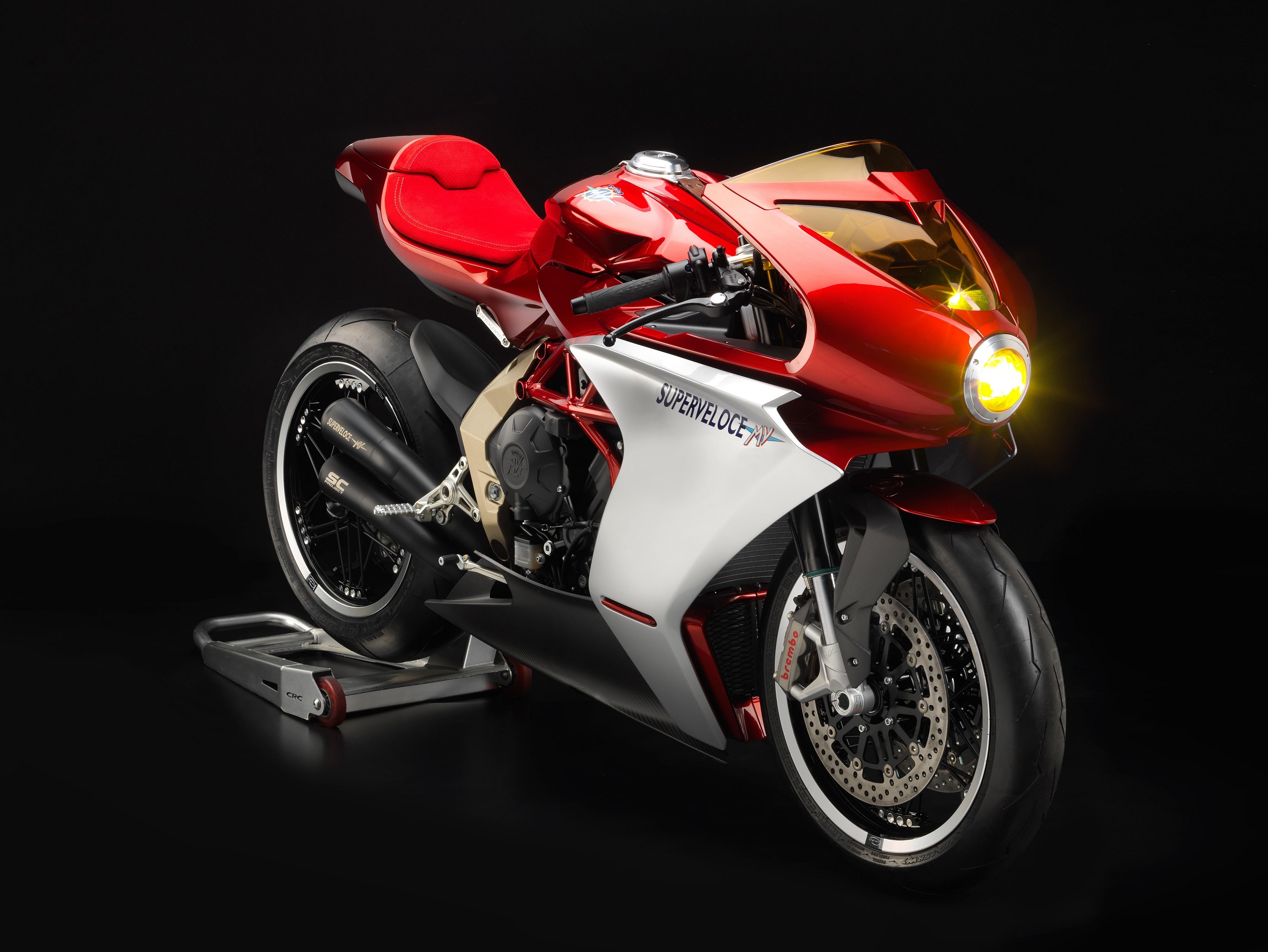 ام وی آگوستا سوپرولوسه ۸۰۰ (MV Agusta Superveloce 800)
