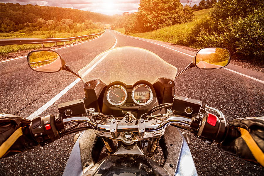 Why motorcycle handlebars pull to one side