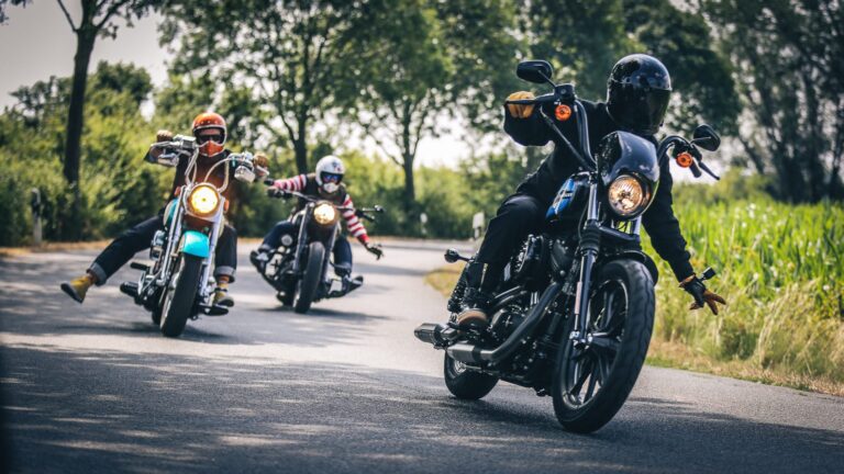 Why motorcycle handlebars pull to one side