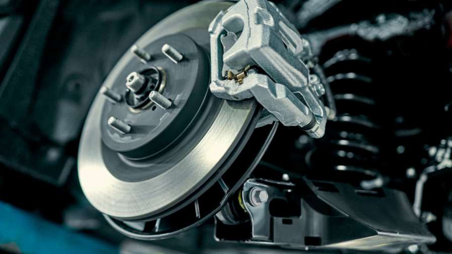 کالیپر ترمز چیست و چه نقشی در ایمنی و عملکرد خودرو دارد؟
