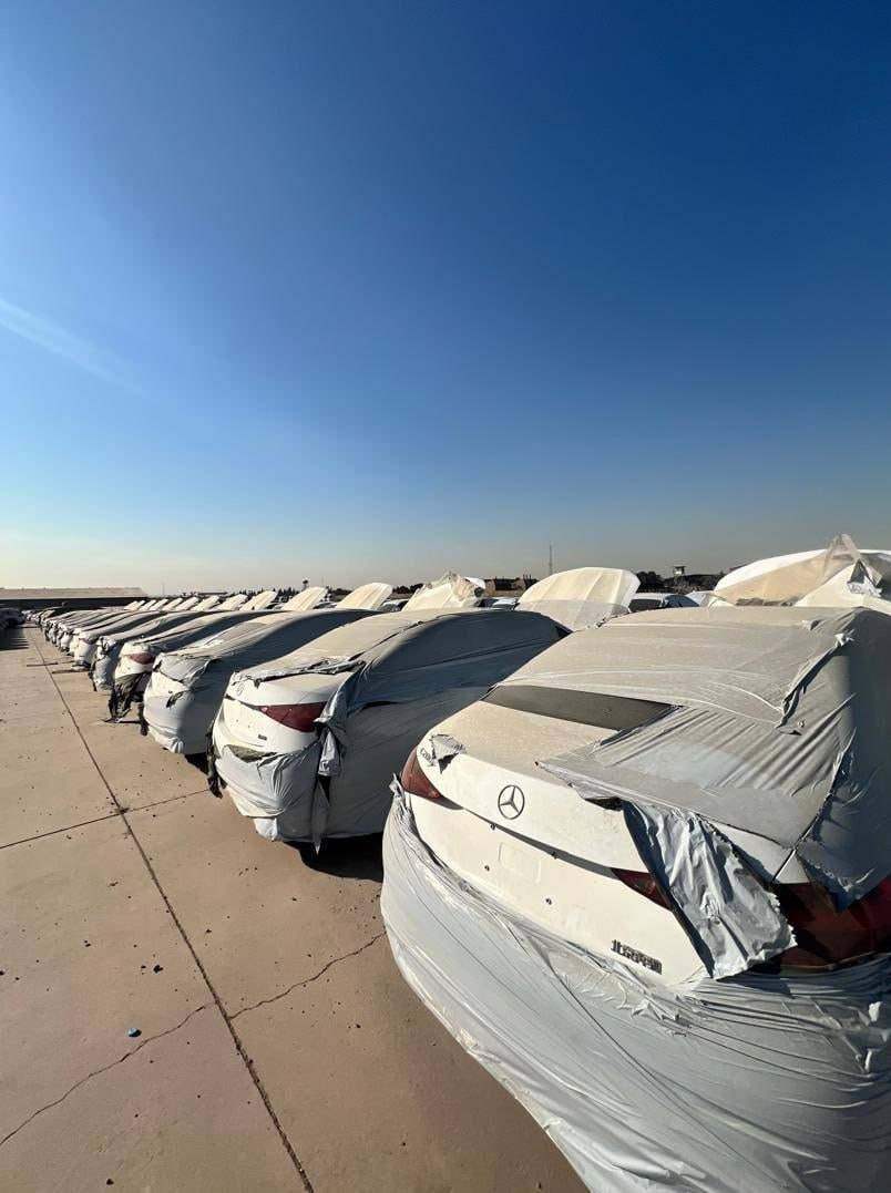 بنزهای ایران‌خودرو به گمرک رسید