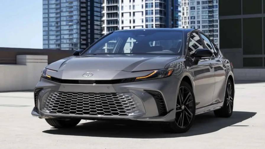 قیمت کارخانهای تویوتا کمری + شرایط فروش و ثبت نام